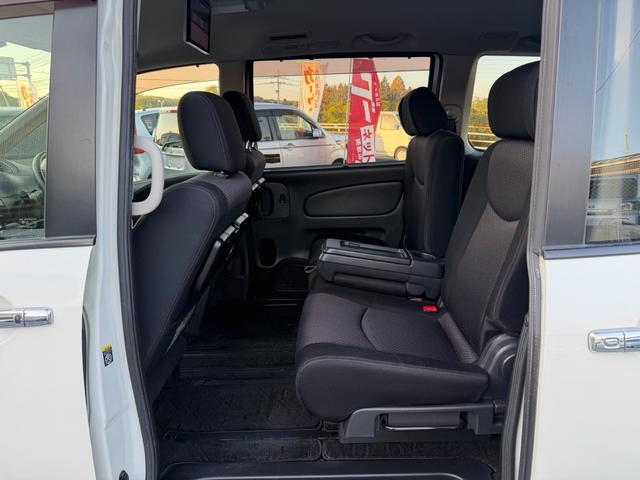 セレナ ハイウェイスター　Ｖセレクション　後席モニター　ナビ　フルセグＴＶ　バックカメラ　Ｂｌｕｅｔｏｏｔｈオーディオ　クルーズコントロール　両側電動スライドドア　ＥＴＣ　オートライト　フォグランプ　ＨＩＤ　アイドリングストップ　スマートキー（38枚目）