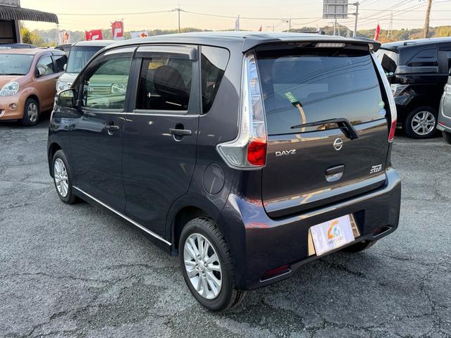 デイズ ハイウェイスター　Ｊ　ナビ　フルセグテレビ　ＣＤ＆ＤＶＤ再生　ＥＴＣ　フォグランプ　ＨＩＤヘッドライト　ベンチシート　キーレス　純正アルミホイール　Ｗエアバック　ＡＢＳ　車検令和９年２月　ボディコーティング付　スペアキー付（7枚目）