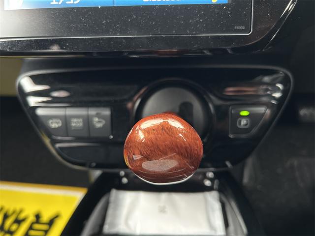 プリウスPHV Sナビパッケージ ドライブレコーダー クリアランスソナー レーンアシスト オートクルーズコントロール 衝突被害軽減システム バックカメラ ナビ TV アルミホイール オートマチックハイビーム オートライト(7枚目)