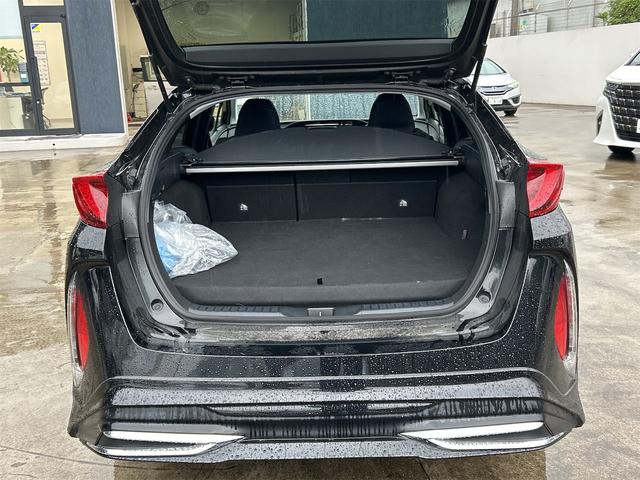 プリウスPHV Sナビパッケージ ドライブレコーダー クリアランスソナー レーンアシスト オートクルーズコントロール 衝突被害軽減システム バックカメラ ナビ TV アルミホイール オートマチックハイビーム オートライト(18枚目)