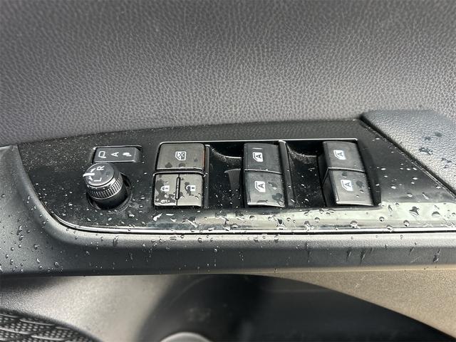 プリウスPHV Sナビパッケージ ドライブレコーダー クリアランスソナー レーンアシスト オートクルーズコントロール 衝突被害軽減システム バックカメラ ナビ TV アルミホイール オートマチックハイビーム オートライト(58枚目)