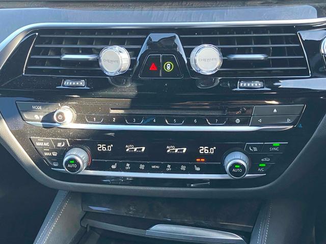 �C���ɍ��킹�Ē����I�ɑ��삷�邱�ƂŁA�ԓ������ł����K�ɕۂĂ܂��B