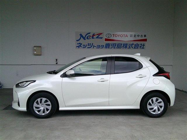 ヤリス G バックモニタ- 誤発進抑制機能 ドライブレコーダ スマートキー 盗難防止装置 LEDヘッドライト 横滑り防止機能 キーレス ETC オートエアコン ABS 運転席エアバック サイドエアバッグ 記録簿有(2枚目)