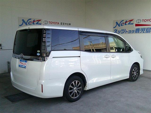 ヴォクシー Ｘ　アイドリングストップ機能　エアバック　ダブルエアコン　盗難防止　Ｒカメラ　フルセグ地デジ　ＤＶＤ再生可　ナビ＆ＴＶ　ＷＳＲＳ　キ－レス　エアコン　パワステ　メモリナビ　フルフラット　横滑防止　ＰＷ（4枚目）