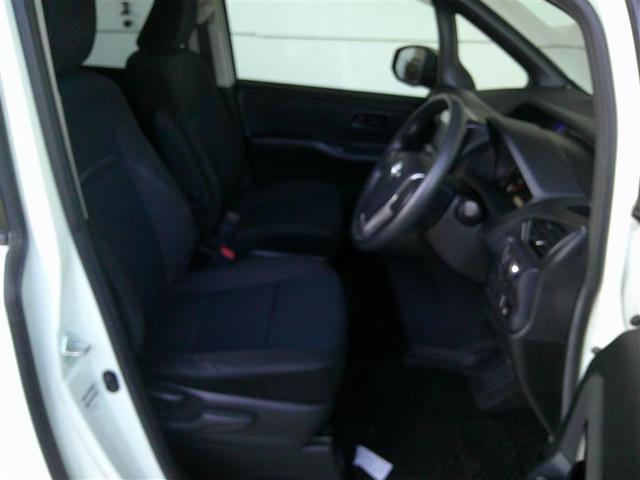 ヴォクシー Ｘ　アイドリングストップ機能　エアバック　ダブルエアコン　盗難防止　Ｒカメラ　フルセグ地デジ　ＤＶＤ再生可　ナビ＆ＴＶ　ＷＳＲＳ　キ－レス　エアコン　パワステ　メモリナビ　フルフラット　横滑防止　ＰＷ（7枚目）