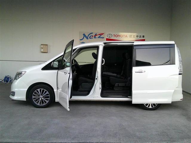 セレナ ハイウェイスター　Ｓ－ハイブリッド　衝突軽減Ｂ　アイドリングＳＴＯＰ　スマートエントリー　Ｗエアコン　３列シート　ＬＥＤライト　フルフラットシート　オートクルーズ　セキュリティ　ウォークスルー　Ｂカメラ　ＥＴＣ　アルミホイール　メモナビ（3枚目）