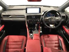 毎回座るフロントシート。運転席は必ず使用する部分ですので、座り心地が重要です！ 2