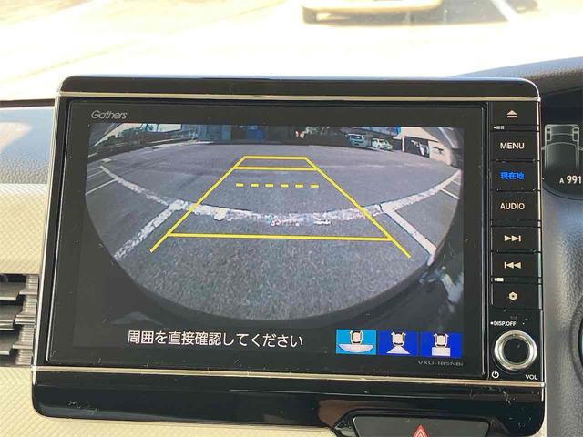 バックカメラも付いています。駐車の時に便利なのはもちろんの事、後方死角にいる子供たちに気が付くことができるので安心安全ですね