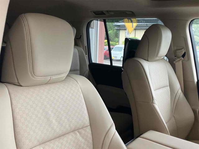 ご覧頂きまして誠に有難うございます！！是非ご来店して頂き、実際にご覧になって頂ければと思います。お客様からのご連絡をスタッフ一同、心よりお待ちしております