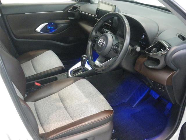 ヤリスクロス Z ・衝突回避支援TSS ICS 8インチDA/フルセグTV BSM PVM パワーバックドア ステアリングヒーター LEDヘッドランプ LEDフロントフォグランプ 前席シートヒーター ワンオーナー車(9枚目)