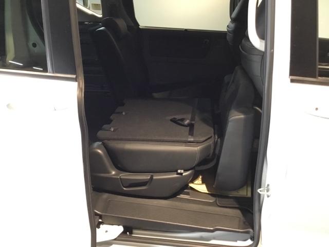 フリード+ハイブリッド ハイブリッドEX メモリーナビ フルセグ リアカメラ ETC 盗難防止システム 衝突軽減システム ウォークスルー オートクルーズコントロール キーレス スマートキ バックカメラ シートH ABS AAC DVD再生(12枚目)