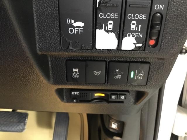 フリード+ハイブリッド ハイブリッドEX メモリーナビ フルセグ リアカメラ ETC 盗難防止システム 衝突軽減システム ウォークスルー オートクルーズコントロール キーレス スマートキ バックカメラ シートH ABS AAC DVD再生(26枚目)