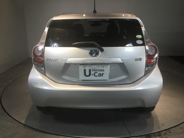 アクア Ｓ　メモリーナビ　ワンセグ　リアカメラ　スマートキープッシュスタート　キーレスエントリ　ナビ＆ＴＶ　オートエアコン　デュアルエアバック　Ｂカメラ　パワーウィンドウ　ＳＲＳ　パワーステアリング　ＡＢＳ（9枚目）