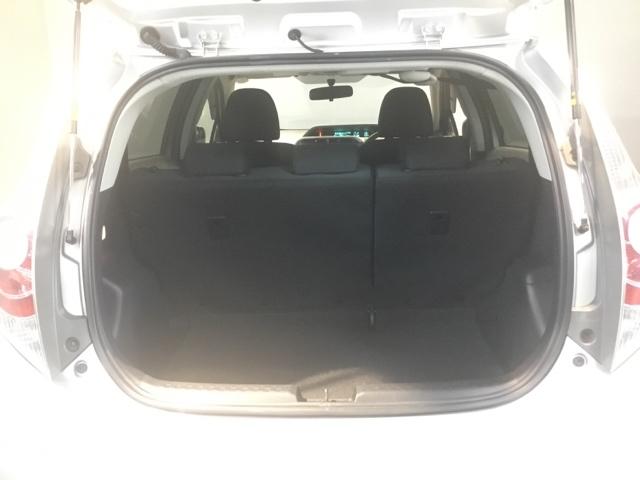 アクア Ｓ　メモリーナビ　ワンセグ　リアカメラ　スマートキープッシュスタート　キーレスエントリ　ナビ＆ＴＶ　オートエアコン　デュアルエアバック　Ｂカメラ　パワーウィンドウ　ＳＲＳ　パワーステアリング　ＡＢＳ（10枚目）