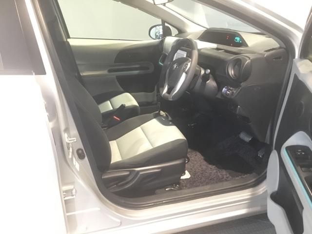 アクア Ｓ　メモリーナビ　ワンセグ　リアカメラ　スマートキープッシュスタート　キーレスエントリ　ナビ＆ＴＶ　オートエアコン　デュアルエアバック　Ｂカメラ　パワーウィンドウ　ＳＲＳ　パワーステアリング　ＡＢＳ（14枚目）