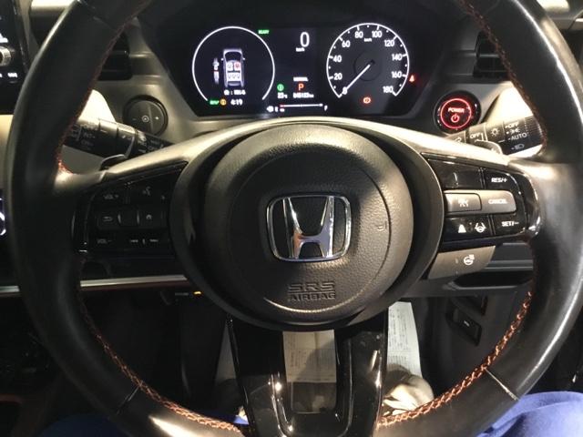 ヴェゼル ｅ：ＨＥＶＰＬａＹ　メモリーナビ　リアカメラ　ＥＴＣ　衝突被害軽減ブレーキ　カーテンエアバッグ　盗難防止装置　アイドルストップ　Ｐセンサー　ＡＢＳ　ＥＳＣ　フルオートエアコン　エアバッグ　ＬＥＤヘッドライト　スマキー（3枚目）