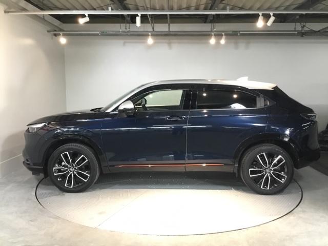 ヴェゼル ｅ：ＨＥＶＰＬａＹ　メモリーナビ　リアカメラ　ＥＴＣ　衝突被害軽減ブレーキ　カーテンエアバッグ　盗難防止装置　アイドルストップ　Ｐセンサー　ＡＢＳ　ＥＳＣ　フルオートエアコン　エアバッグ　ＬＥＤヘッドライト　スマキー（7枚目）