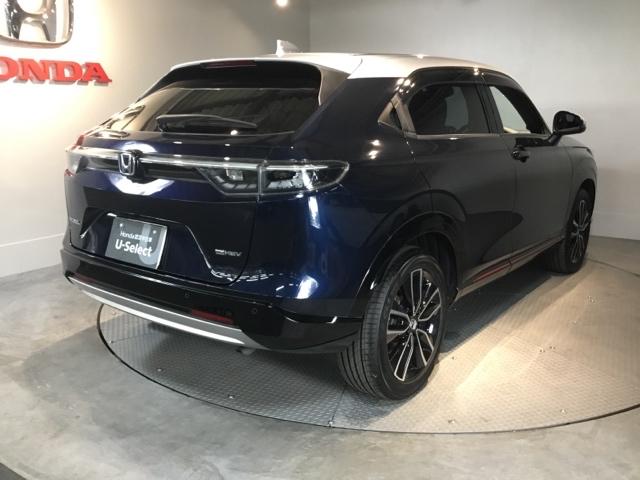 ヴェゼル ｅ：ＨＥＶＰＬａＹ　メモリーナビ　リアカメラ　ＥＴＣ　衝突被害軽減ブレーキ　カーテンエアバッグ　盗難防止装置　アイドルストップ　Ｐセンサー　ＡＢＳ　ＥＳＣ　フルオートエアコン　エアバッグ　ＬＥＤヘッドライト　スマキー（8枚目）