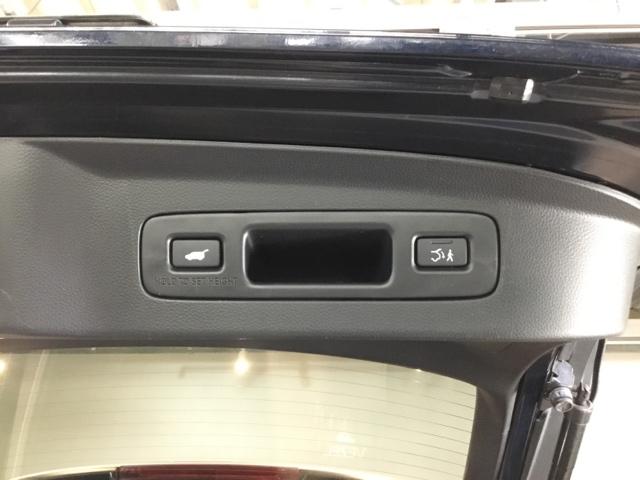 ヴェゼル ｅ：ＨＥＶＰＬａＹ　メモリーナビ　リアカメラ　ＥＴＣ　衝突被害軽減ブレーキ　カーテンエアバッグ　盗難防止装置　アイドルストップ　Ｐセンサー　ＡＢＳ　ＥＳＣ　フルオートエアコン　エアバッグ　ＬＥＤヘッドライト　スマキー（12枚目）