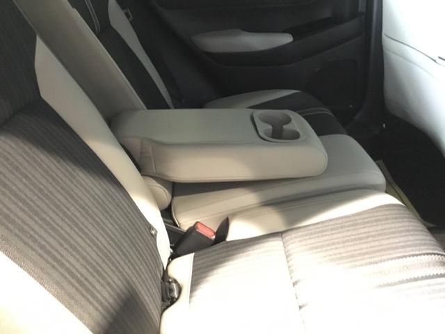 ヴェゼル ｅ：ＨＥＶＰＬａＹ　メモリーナビ　リアカメラ　ＥＴＣ　衝突被害軽減ブレーキ　カーテンエアバッグ　盗難防止装置　アイドルストップ　Ｐセンサー　ＡＢＳ　ＥＳＣ　フルオートエアコン　エアバッグ　ＬＥＤヘッドライト　スマキー（16枚目）