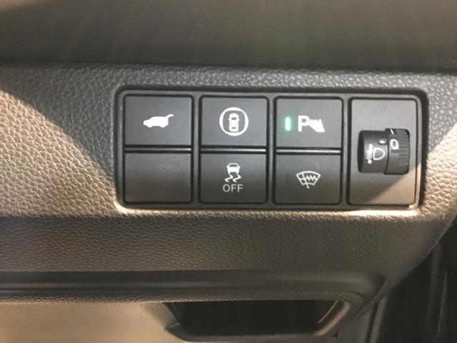 ヴェゼル ｅ：ＨＥＶＰＬａＹ　メモリーナビ　リアカメラ　ＥＴＣ　衝突被害軽減ブレーキ　カーテンエアバッグ　盗難防止装置　アイドルストップ　Ｐセンサー　ＡＢＳ　ＥＳＣ　フルオートエアコン　エアバッグ　ＬＥＤヘッドライト　スマキー（31枚目）