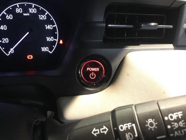 ヴェゼル ｅ：ＨＥＶＰＬａＹ　メモリーナビ　リアカメラ　ＥＴＣ　衝突被害軽減ブレーキ　カーテンエアバッグ　盗難防止装置　アイドルストップ　Ｐセンサー　ＡＢＳ　ＥＳＣ　フルオートエアコン　エアバッグ　ＬＥＤヘッドライト　スマキー（32枚目）