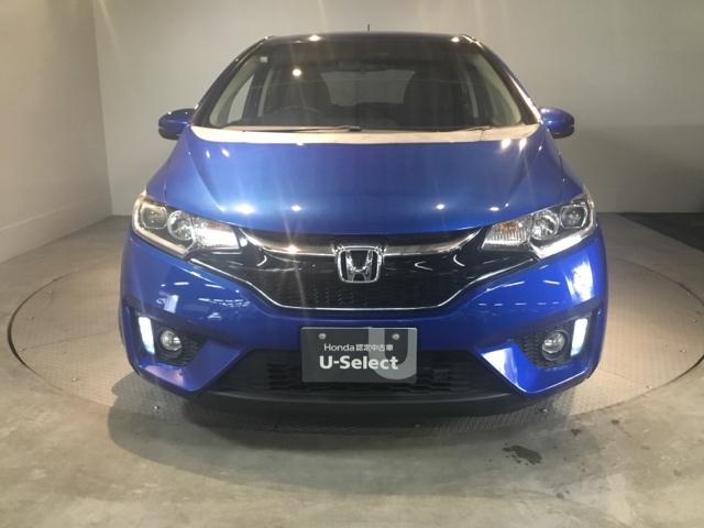 【ＨＩＤ】ディスチャージヘッドライトが装備されています。夜間走行時や雨の日に明るく安全に前方を照らすことが出来ます。対向車からも見えやすいので相手に接近を知らせることも出来ます。