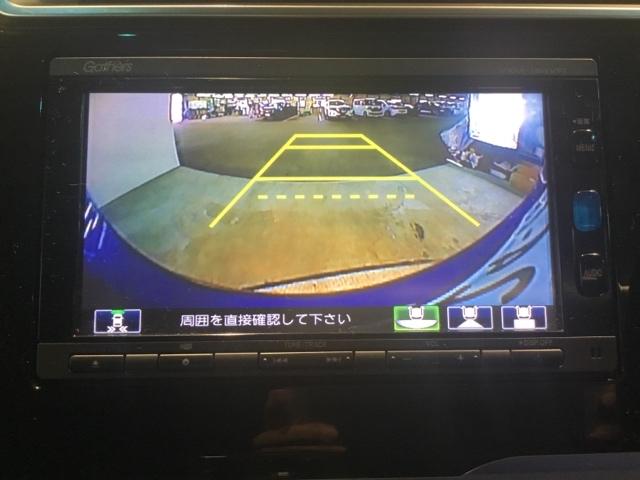 バックモニター付きで、車庫入れやバック時の後方確認をサポート。