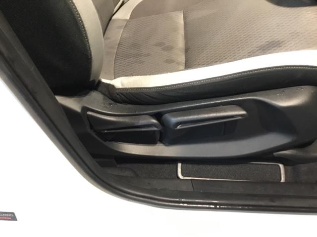 フィット e:HEVクロスター メモリーナビ ドラレコ ETC リアカメラ 衝突回避システム フルオートエアコン 前後センサー LEDランプ エアバッグ サイドエアバック 地デジ オートクルーズコントロール VSA バックカメラ(18枚目)