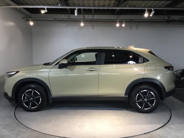 ヴェゼル ｅ：ＨＥＶＸ　メモリーナビ　フルセグ　リアカメラ　ＥＴＣ　ドラレコ　前後障害物センサー　ＡＡＣ　イモビライザー　スマ－トキ－　誤発進抑制　ＰＷ　クルコン　ＥＳＣ　キーフリー　ＬＥＤヘッドランプ　ナビＴＶ　ＡＢＳ（7枚目）