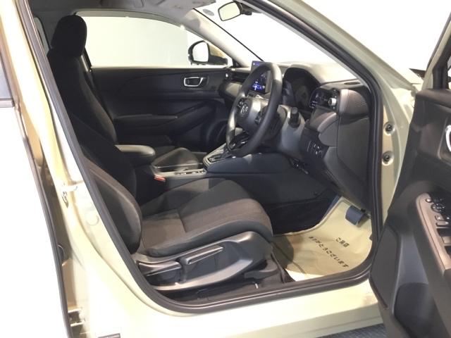 ヴェゼル ｅ：ＨＥＶＸ　メモリーナビ　フルセグ　リアカメラ　ＥＴＣ　ドラレコ　前後障害物センサー　ＡＡＣ　イモビライザー　スマ－トキ－　誤発進抑制　ＰＷ　クルコン　ＥＳＣ　キーフリー　ＬＥＤヘッドランプ　ナビＴＶ　ＡＢＳ（16枚目）