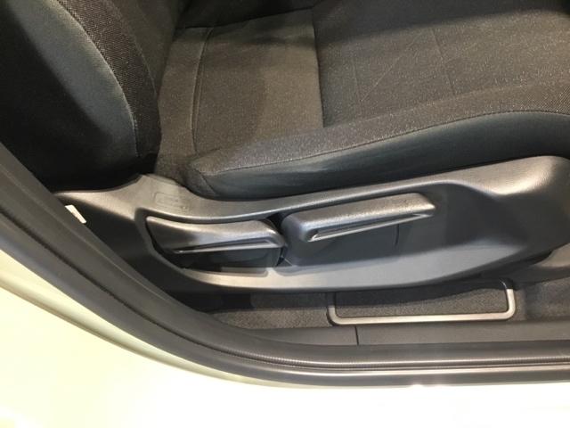 ヴェゼル ｅ：ＨＥＶＸ　メモリーナビ　フルセグ　リアカメラ　ＥＴＣ　ドラレコ　前後障害物センサー　ＡＡＣ　イモビライザー　スマ－トキ－　誤発進抑制　ＰＷ　クルコン　ＥＳＣ　キーフリー　ＬＥＤヘッドランプ　ナビＴＶ　ＡＢＳ（17枚目）