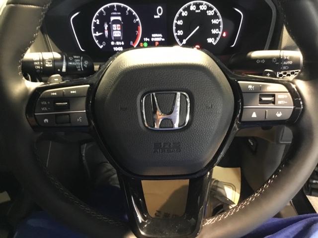 シビック ＬＸ　リアカメラ　シートヒーター　ＥＴＣ　地デジ　オートエアコン　サイドエアバッグ　盗難防止装置　ＬＥＤヘッドライト　クルーズコントロール　ターボ　横滑り防止装置　ＵＳＢ接続　ＡＢＳ　キーフリー　エアバッグ（3枚目）