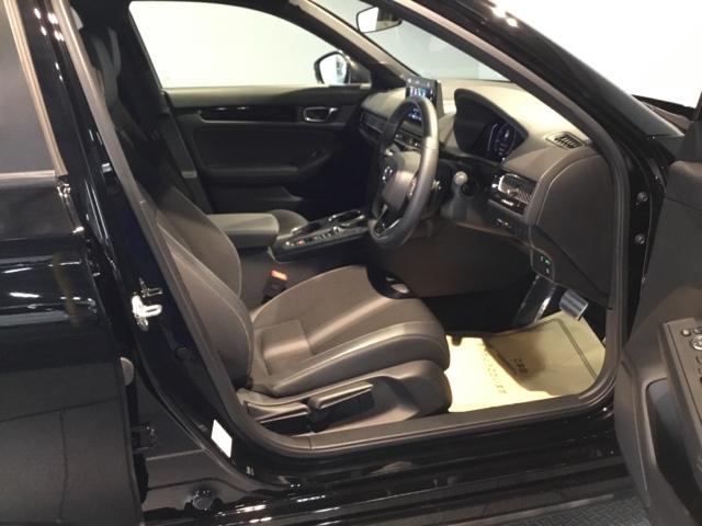 シビック ＬＸ　リアカメラ　シートヒーター　ＥＴＣ　地デジ　オートエアコン　サイドエアバッグ　盗難防止装置　ＬＥＤヘッドライト　クルーズコントロール　ターボ　横滑り防止装置　ＵＳＢ接続　ＡＢＳ　キーフリー　エアバッグ（16枚目）