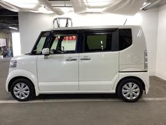 狭い駐車場でも、スライドドアならチャイルドシートへのお子さまの乗降や荷物の積載もスムーズ。 7