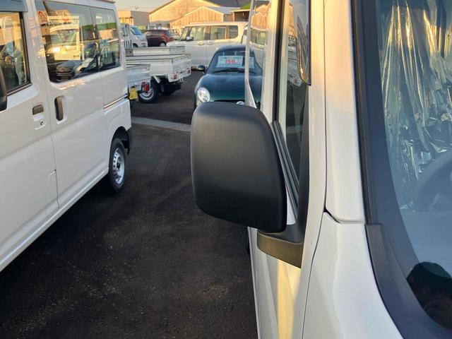 ハイゼットカーゴ スペシャル　軽バン　ＣＶＴ　衝突被害軽減システム　クリアランスソナー　両側スライドドア　アイドリングストップ　オートライト　ＥＳＣ　エアコン　パワーステアリング　パワーウィンドウ　運転席エアバッグ（21枚目）