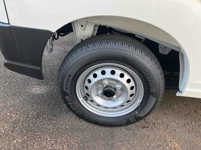 ハイゼットカーゴ スペシャル　軽バン　ＣＶＴ　衝突被害軽減システム　クリアランスソナー　両側スライドドア　アイドリングストップ　オートライト　ＥＳＣ　エアコン　パワーステアリング　パワーウィンドウ　運転席エアバッグ（26枚目）