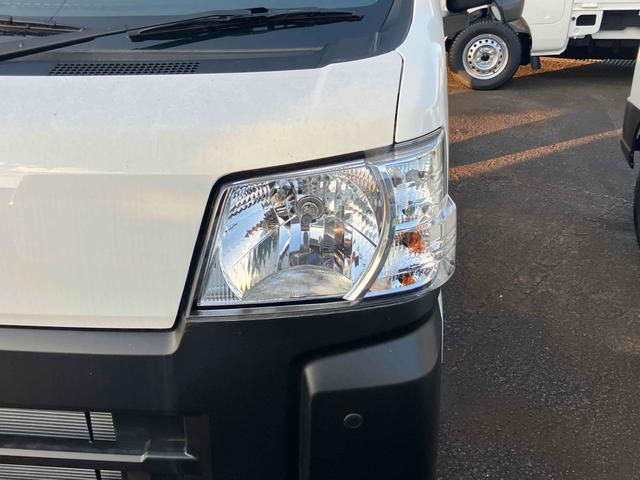 ハイゼットカーゴ スペシャル　４ＷＤ　軽バン　ＣＶＴ　衝突被害軽減システム　クリアランスソナー　両側スライドドア　アイドリングストップ　オートライト　ＥＳＣ　エアコン　パワーステアリング　パワーウィンドウ　運転席エアバッグ（5枚目）