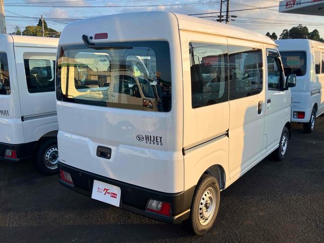 ハイゼットカーゴ スペシャル　４ＷＤ　軽バン　ＣＶＴ　衝突被害軽減システム　クリアランスソナー　両側スライドドア　アイドリングストップ　オートライト　ＥＳＣ　エアコン　パワーステアリング　パワーウィンドウ　運転席エアバッグ（16枚目）