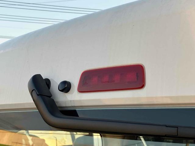 ハイゼットカーゴ スペシャル　４ＷＤ　軽バン　ＣＶＴ　衝突被害軽減システム　クリアランスソナー　両側スライドドア　アイドリングストップ　オートライト　ＥＳＣ　エアコン　パワーステアリング　パワーウィンドウ　運転席エアバッグ（20枚目）