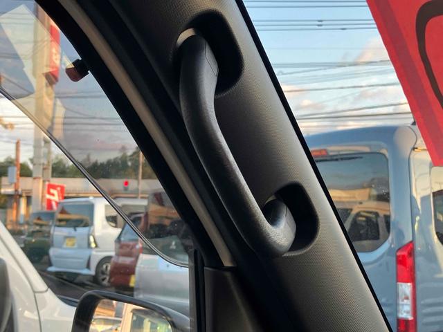 ハイゼットカーゴ スペシャル　４ＷＤ　軽バン　ＣＶＴ　衝突被害軽減システム　クリアランスソナー　両側スライドドア　アイドリングストップ　オートライト　ＥＳＣ　エアコン　パワーステアリング　パワーウィンドウ　運転席エアバッグ（29枚目）