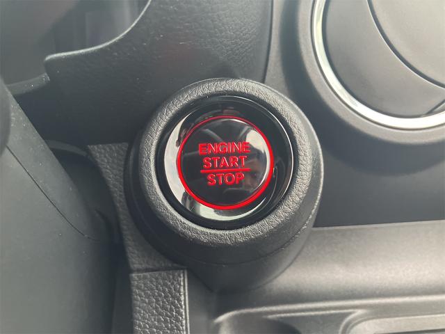 エンジン始動も楽チンです。イチイチ鍵を出す手間も無くなりますよ。