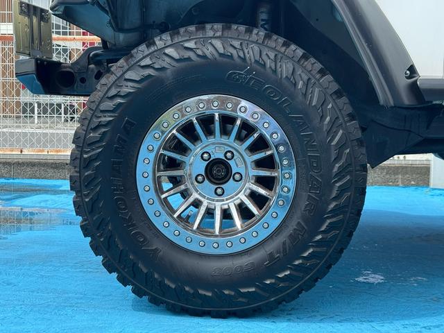 ジープ・ラングラー スポーツ　４ＷＤ　社外前後バンパー　社外マフラー　社外オーバーフェンダー　社外１６インチＡＷ　ＥＴＣ（6枚目）
