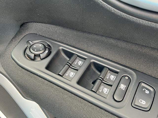 ジープ・レネゲード ロンジチュード ディーラー車 右ハンドル ディスプレイオーディオ バックカメラ USB クルーズコントロール ETC レーンアシスト スマートキー プッシュスタート 16inアルミホイール ルーフレール(19枚目)