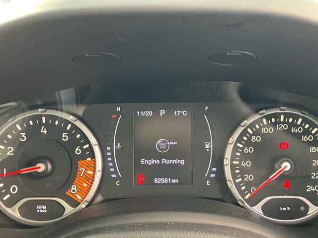 ジープ・レネゲード ロンジチュード ディーラー車 右ハンドル ディスプレイオーディオ バックカメラ USB クルーズコントロール ETC レーンアシスト スマートキー プッシュスタート 16inアルミホイール ルーフレール(28枚目)