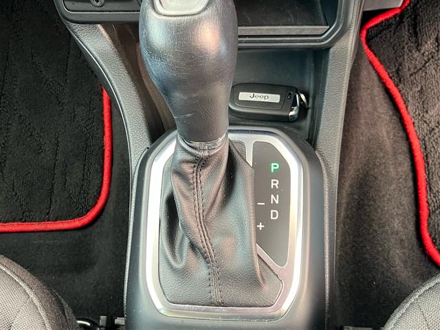 ジープ・レネゲード ロンジチュード ディーラー車 右ハンドル ディスプレイオーディオ バックカメラ USB クルーズコントロール ETC レーンアシスト スマートキー プッシュスタート 16inアルミホイール ルーフレール(37枚目)