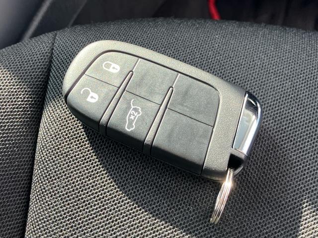 ジープ・レネゲード ロンジチュード ディーラー車 右ハンドル ディスプレイオーディオ バックカメラ USB クルーズコントロール ETC レーンアシスト スマートキー プッシュスタート 16inアルミホイール ルーフレール(38枚目)