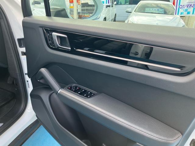 カイエン ベースグレード ディーラー車 右ハンドル パドルシフト 21inアルミホイール レザーパワーシート シートヒーター クルーズコントロール ナビ アラウンドビューモニター 前後ドラレコ ETC2.0 パワーバックドア(20枚目)