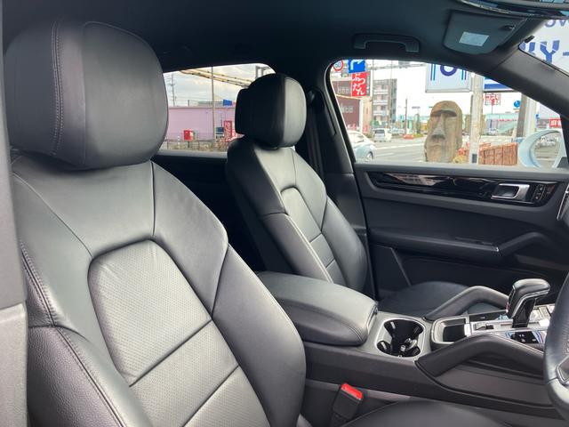 カイエン ベースグレード ディーラー車 右ハンドル パドルシフト 21inアルミホイール レザーパワーシート シートヒーター クルーズコントロール ナビ アラウンドビューモニター 前後ドラレコ ETC2.0 パワーバックドア(26枚目)