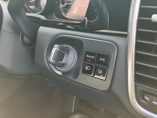 カイエン ベースグレード ディーラー車 右ハンドル パドルシフト 21inアルミホイール レザーパワーシート シートヒーター クルーズコントロール ナビ アラウンドビューモニター 前後ドラレコ ETC2.0 パワーバックドア(34枚目)